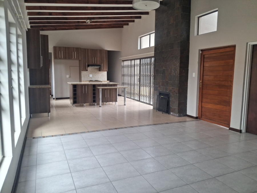 To Let 3 Bedroom Property for Rent in Hillside Free State